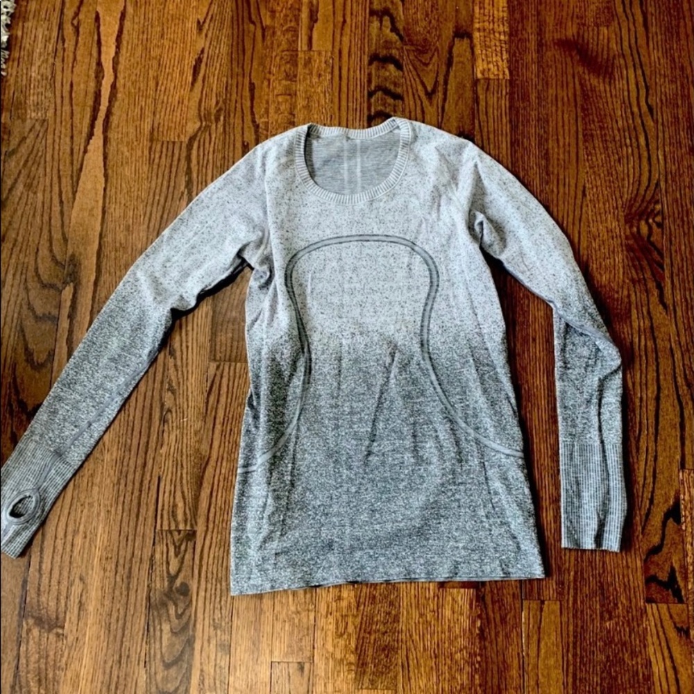 nwot grey lulu longsleeve